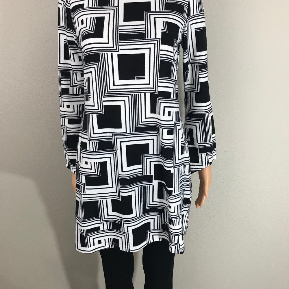 Black and white window pane tunic dress